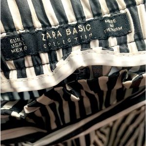 Zara Stripped Cropped Pants